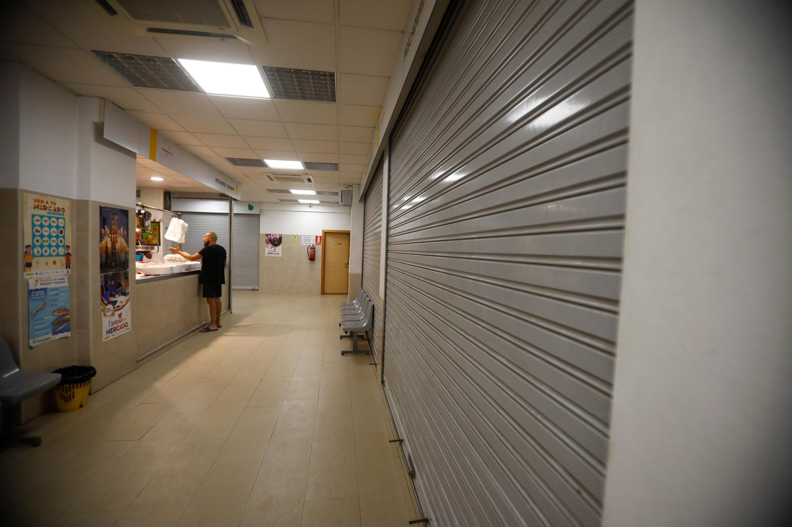 En imágenes, el Mercado Municipal de Huerta de la Reina, donde solo queda un puesto abierto