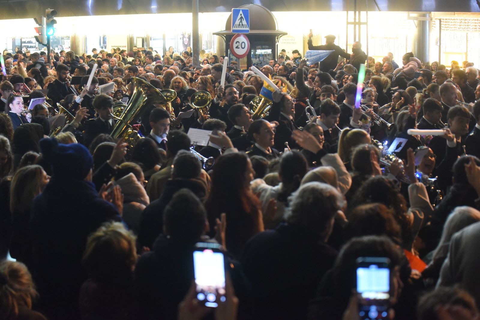 La ilusión se extiende por Córdoba en una mágica cabalgata de Reyes