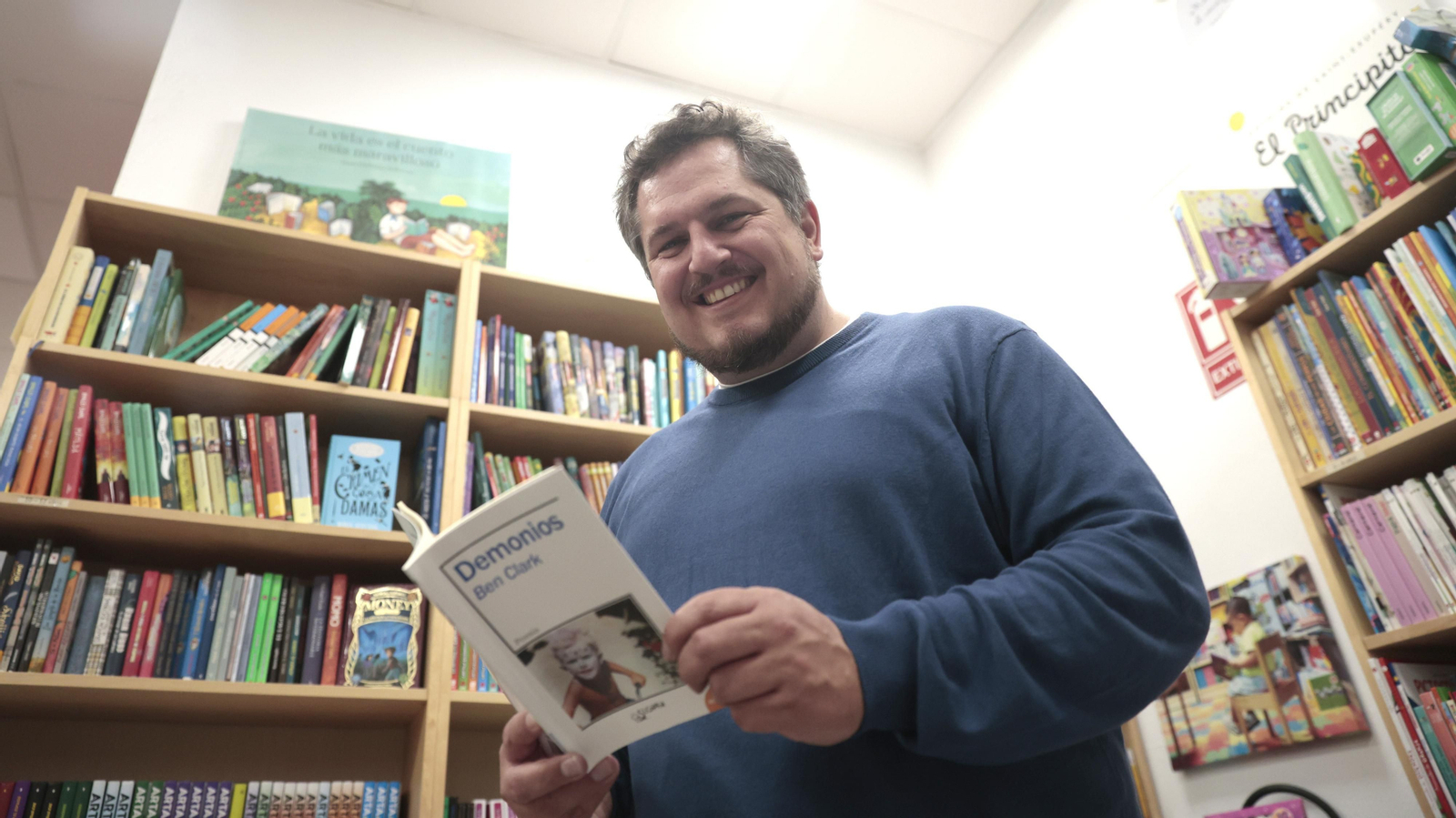 Presentación del poemario "Demonios" de Ben Clark