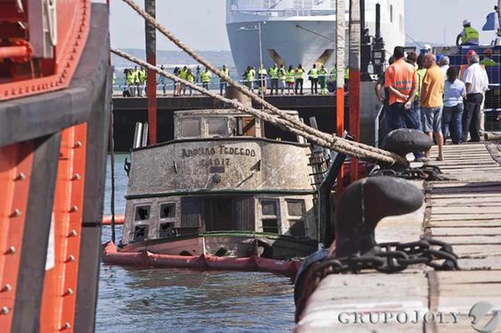 Poco a poco el mítico Vaporcito fue emergiendo. 

Foto: Julio Gonzalez