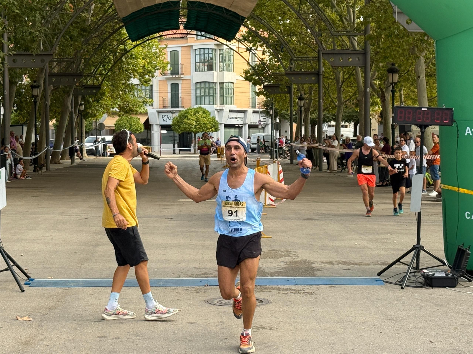 1.200 personas en la 'VIII Quedada Solidaria contra el Cáncer' en Campillos