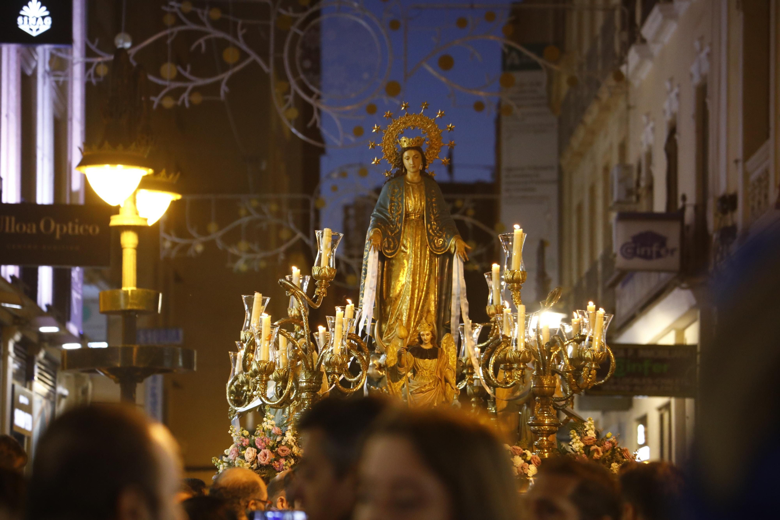 La procesión de la Virgen Milagrosa de Córdoba, en imágenes