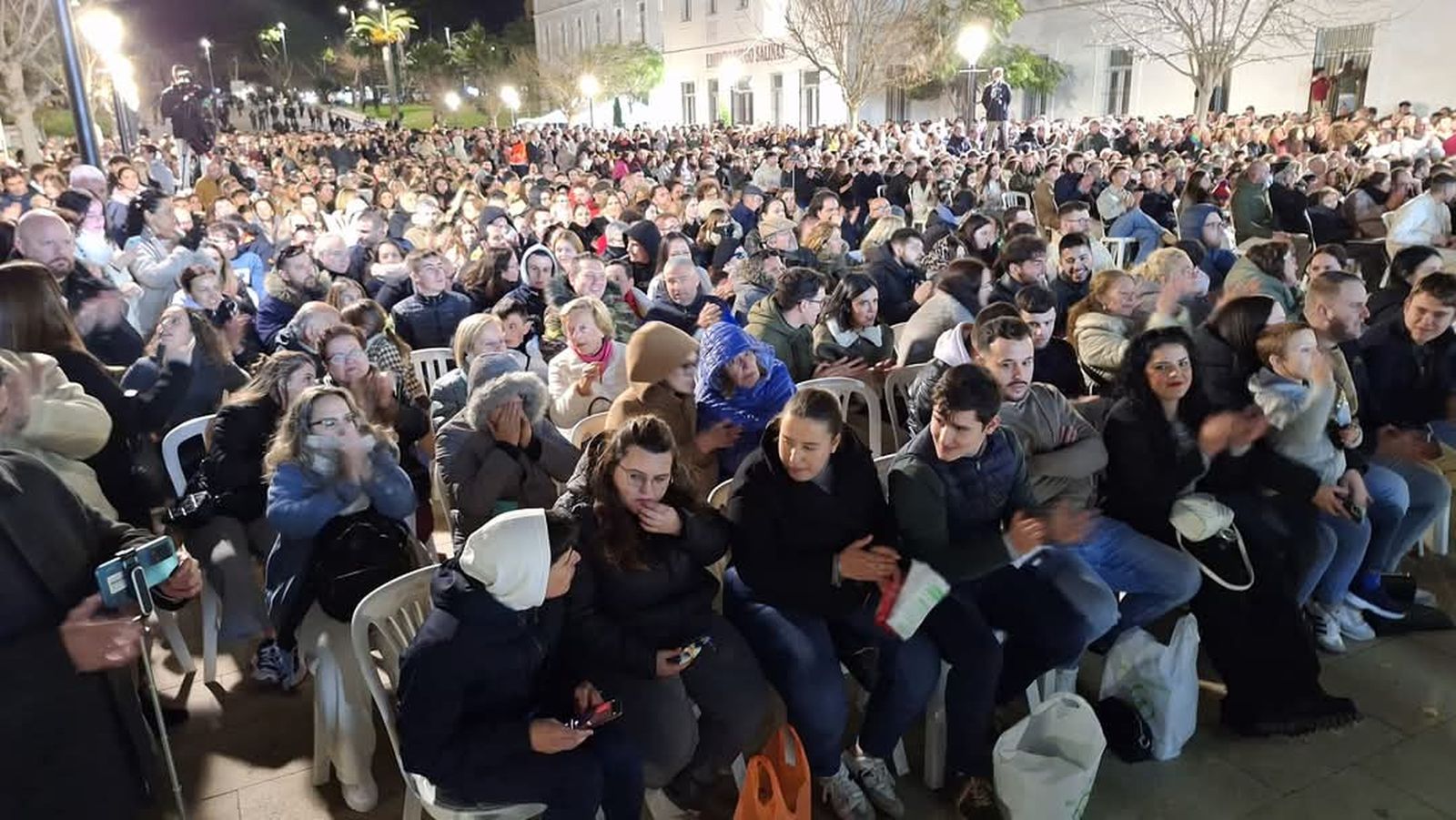 Un concierto de marchas procesionales llena Plaza de las Constituciones de San Roque
