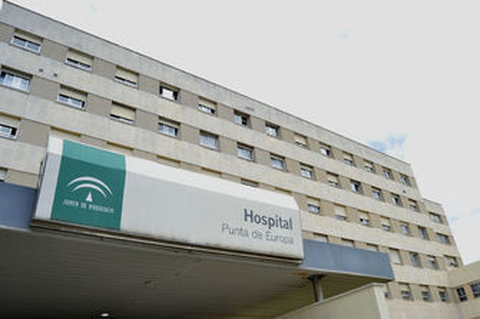 Fachada del hospital  Punta  de Europa en Algeciras.