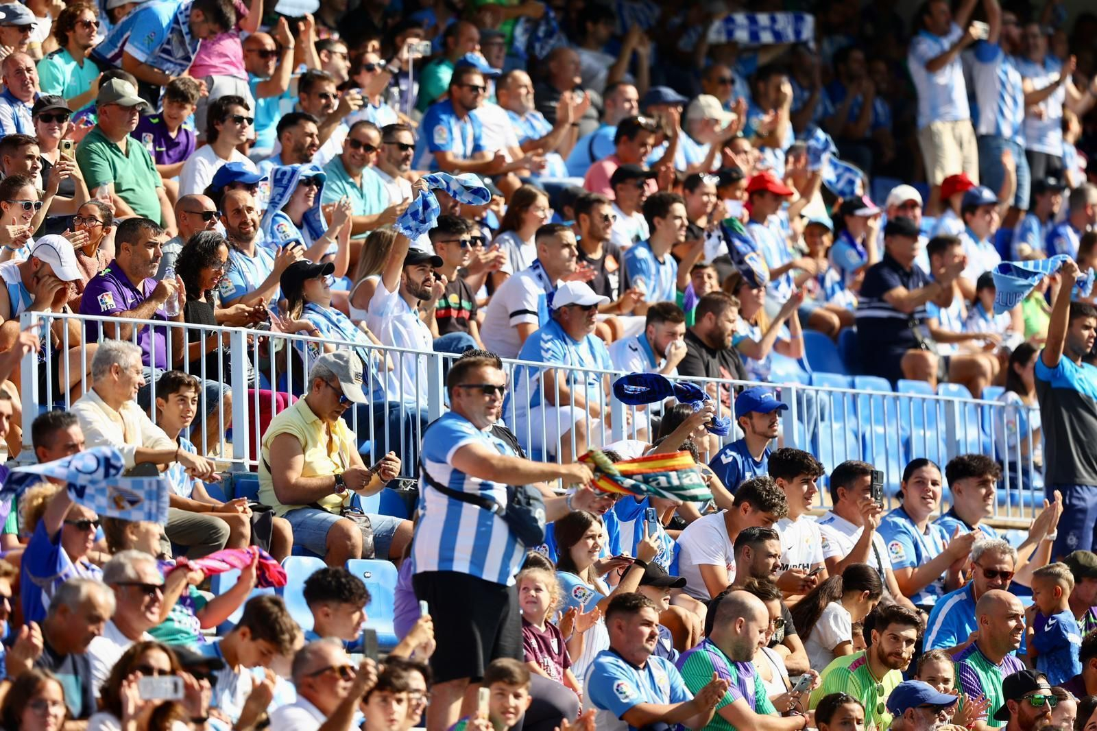 Búscate en las fotos del Málaga CF-Melilla