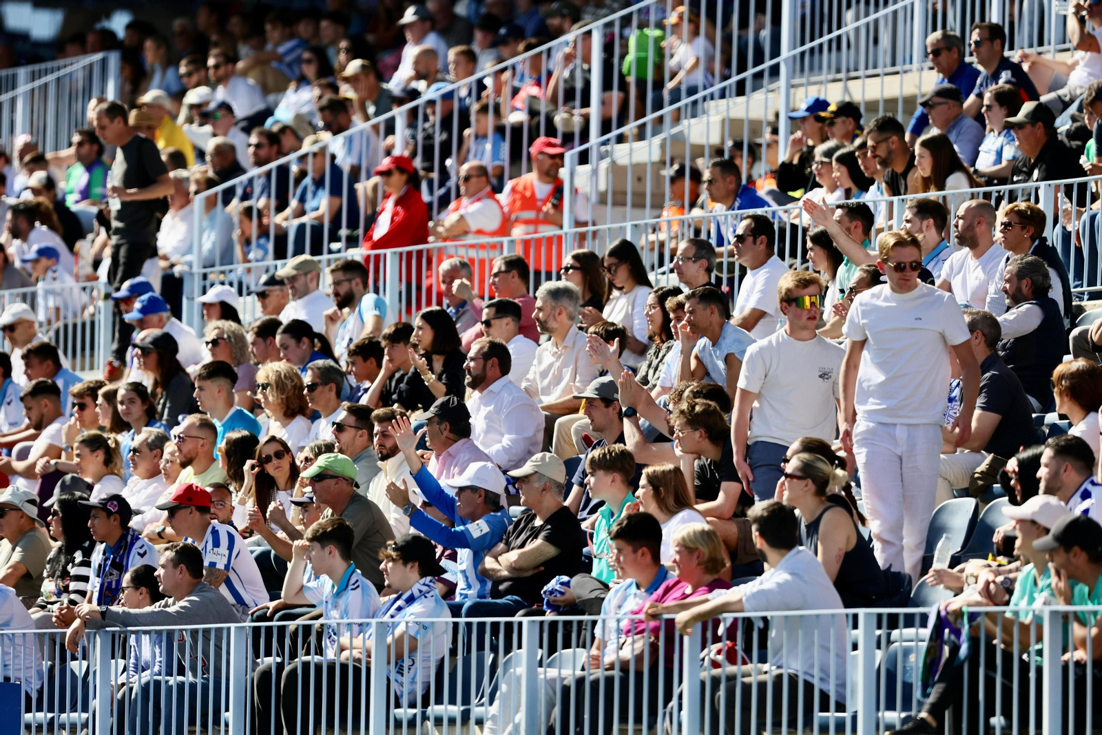 Búscate en las gradas de La Rosaleda en el Málaga CF - Recreativo de Huelva