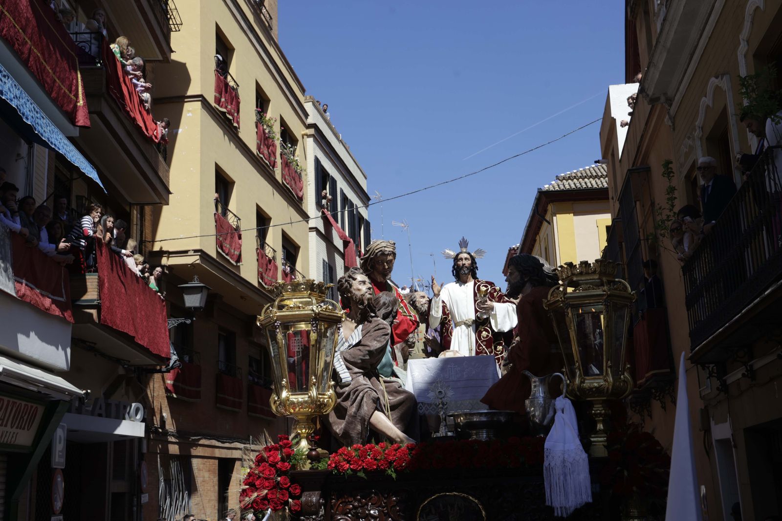 La salida de la Hermandad de la Sagrada Cena en imágenes