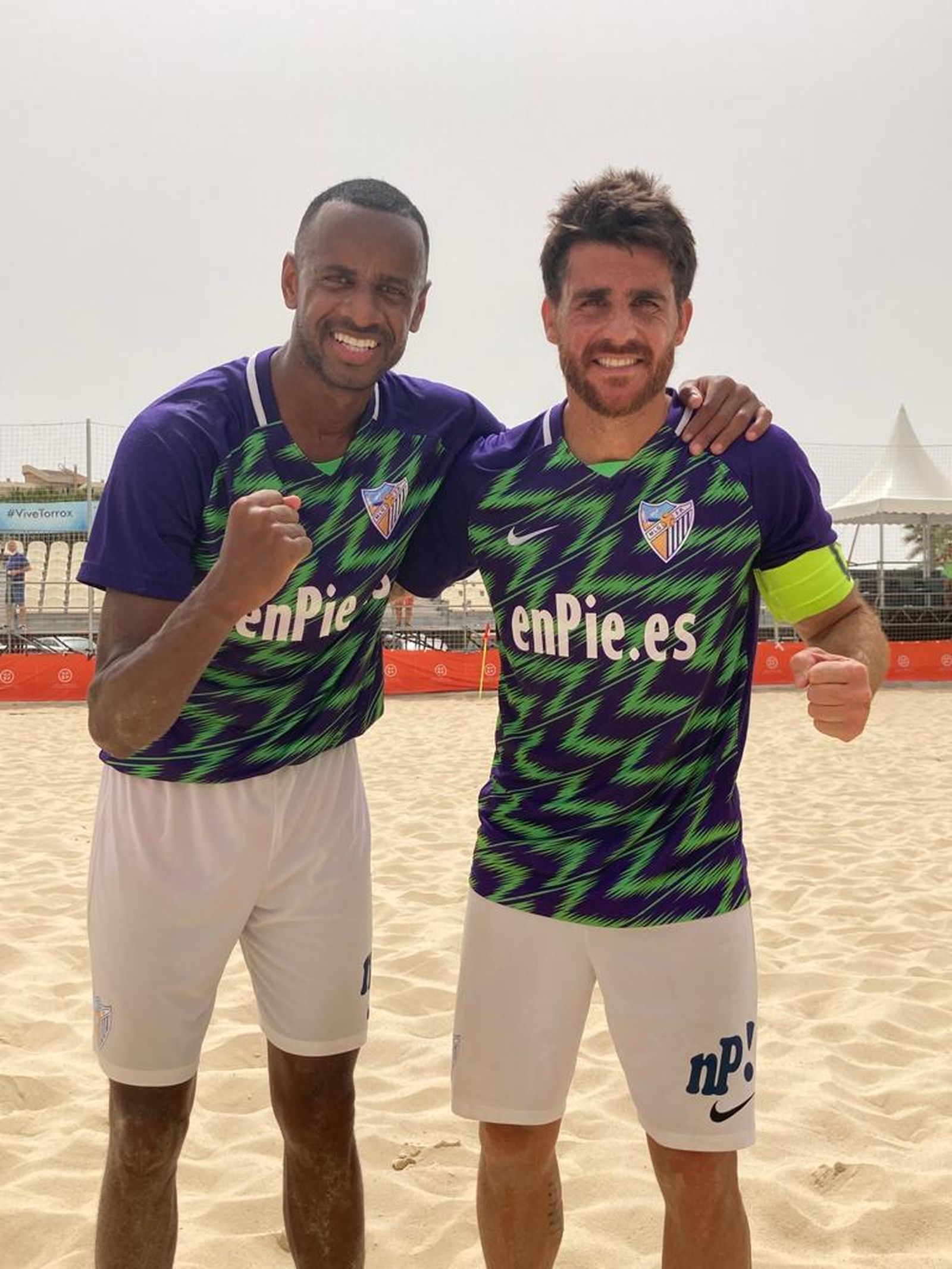 Diogo Caratino, a la izquierda, con el equipo malagueño.