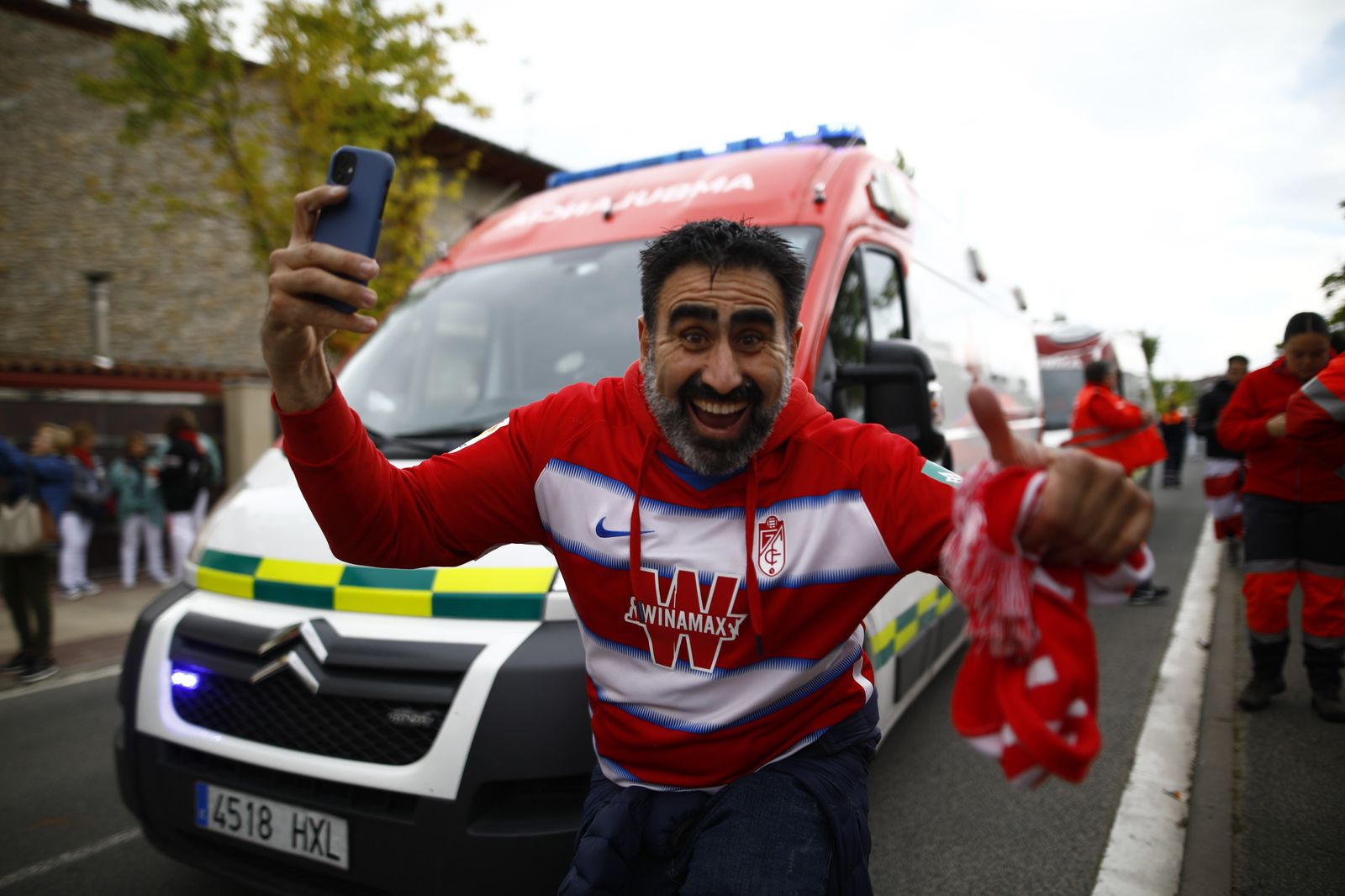 Así fue el recibimiento al Granada CF en el campo del Mirandés