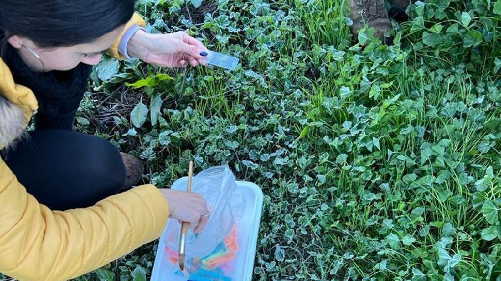 Investigadores realizando pruebas