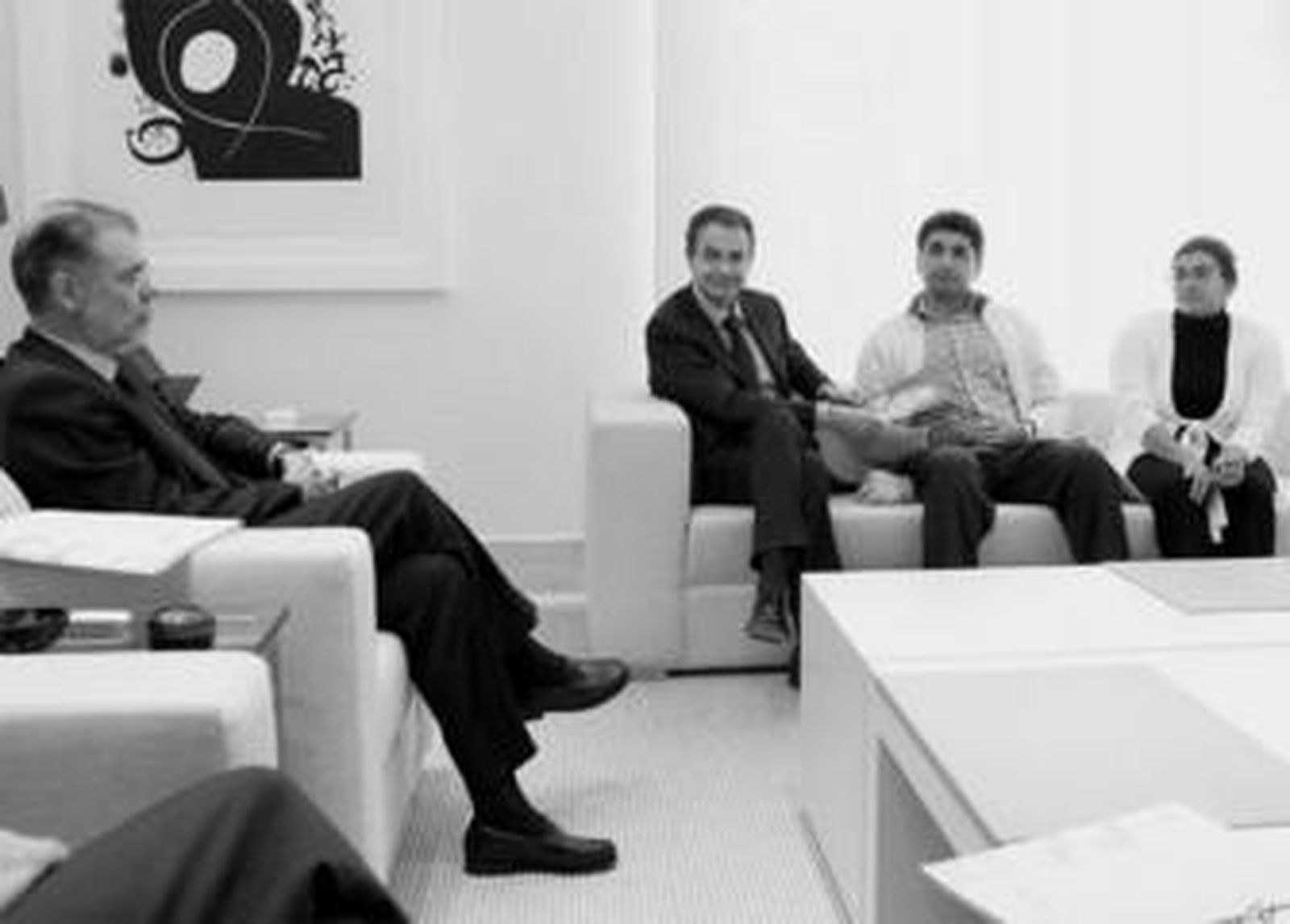 Bermejo y Zapatero se reunieron ayer con Juan José Cortés e Irene Suárez en la Moncloa.