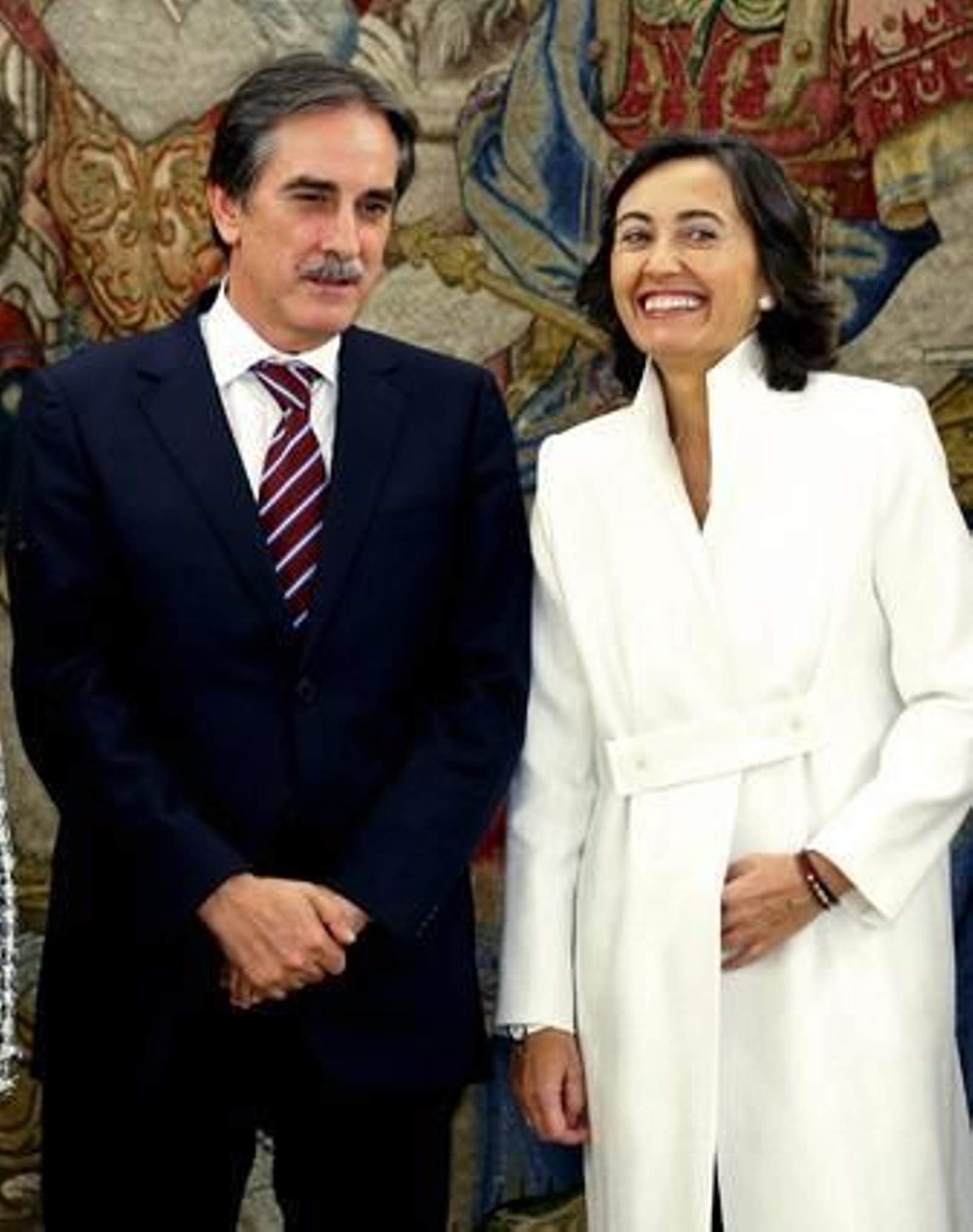 Valeriano Gómez, ministro de Trabajo, y Rosa Aguilar, ministra de Medio Ambiente, Rural y Marino.

Foto: EFE