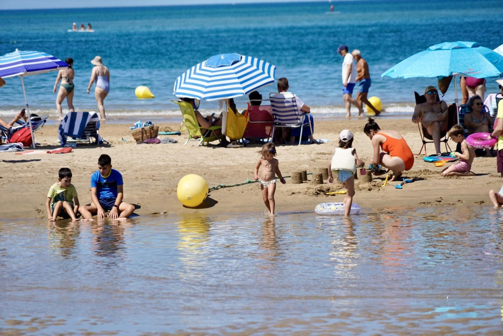 La mañana del sábado en la nueva playa de El Portil