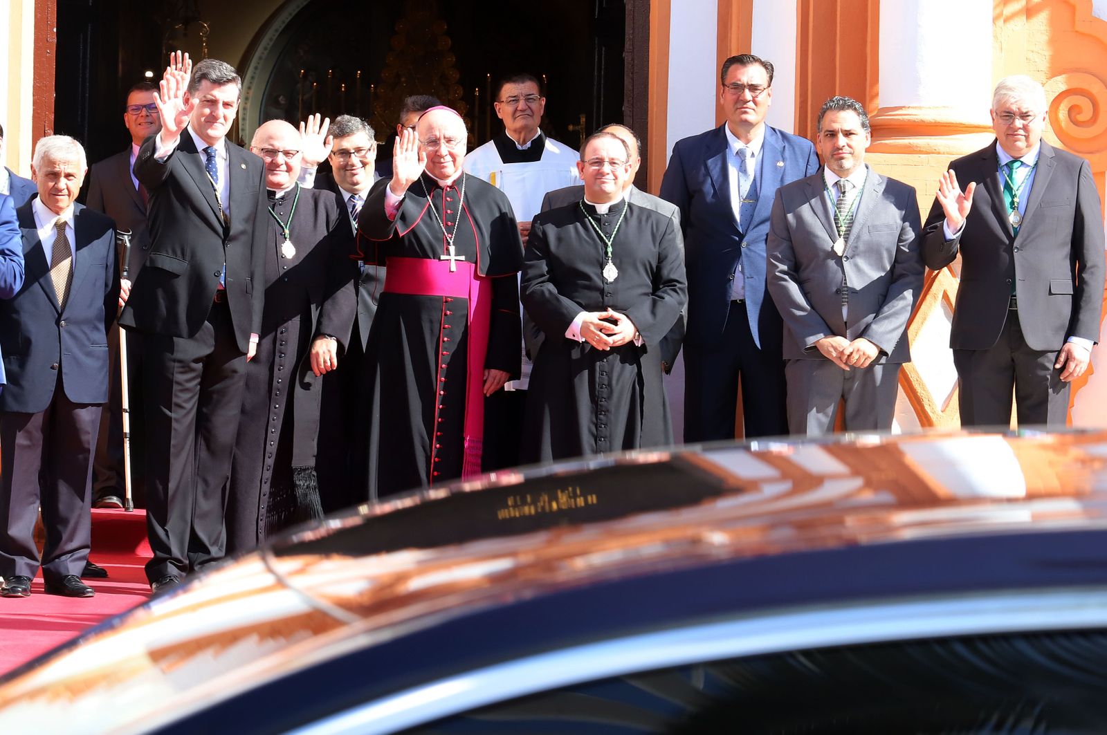 Imágenes de Don Felipe y Doña Letizia en su visita a la Virgen del Rocío