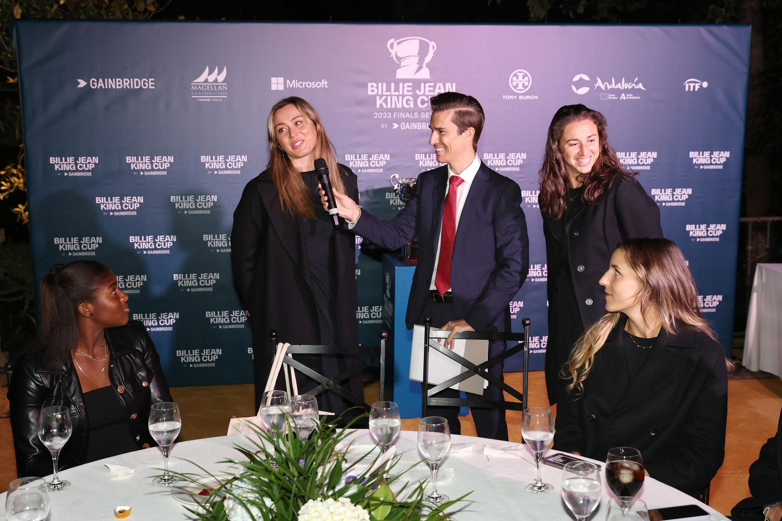 Las fotos de la recepción de la Copa Billie Jean King en el Alcázar