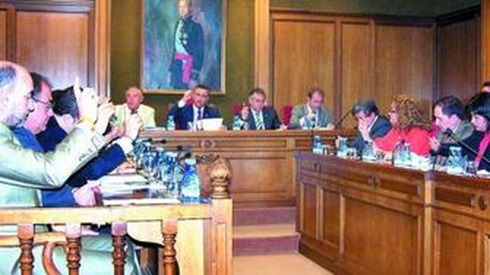 El Pleno de ayer fue más tranquilo que el celebrado anteriormente.