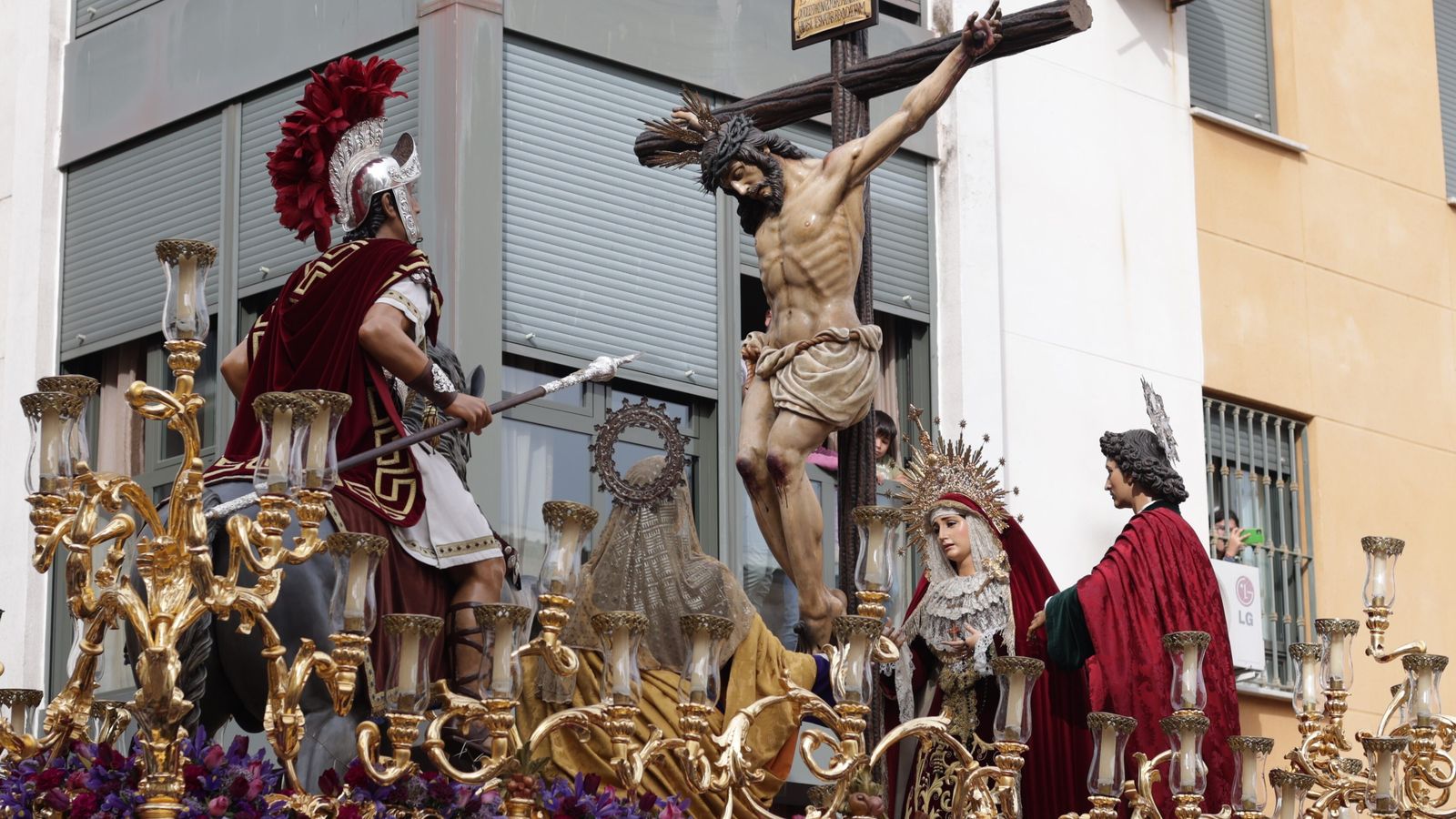 El Cristo de la Lanzada por las calles de Huelva