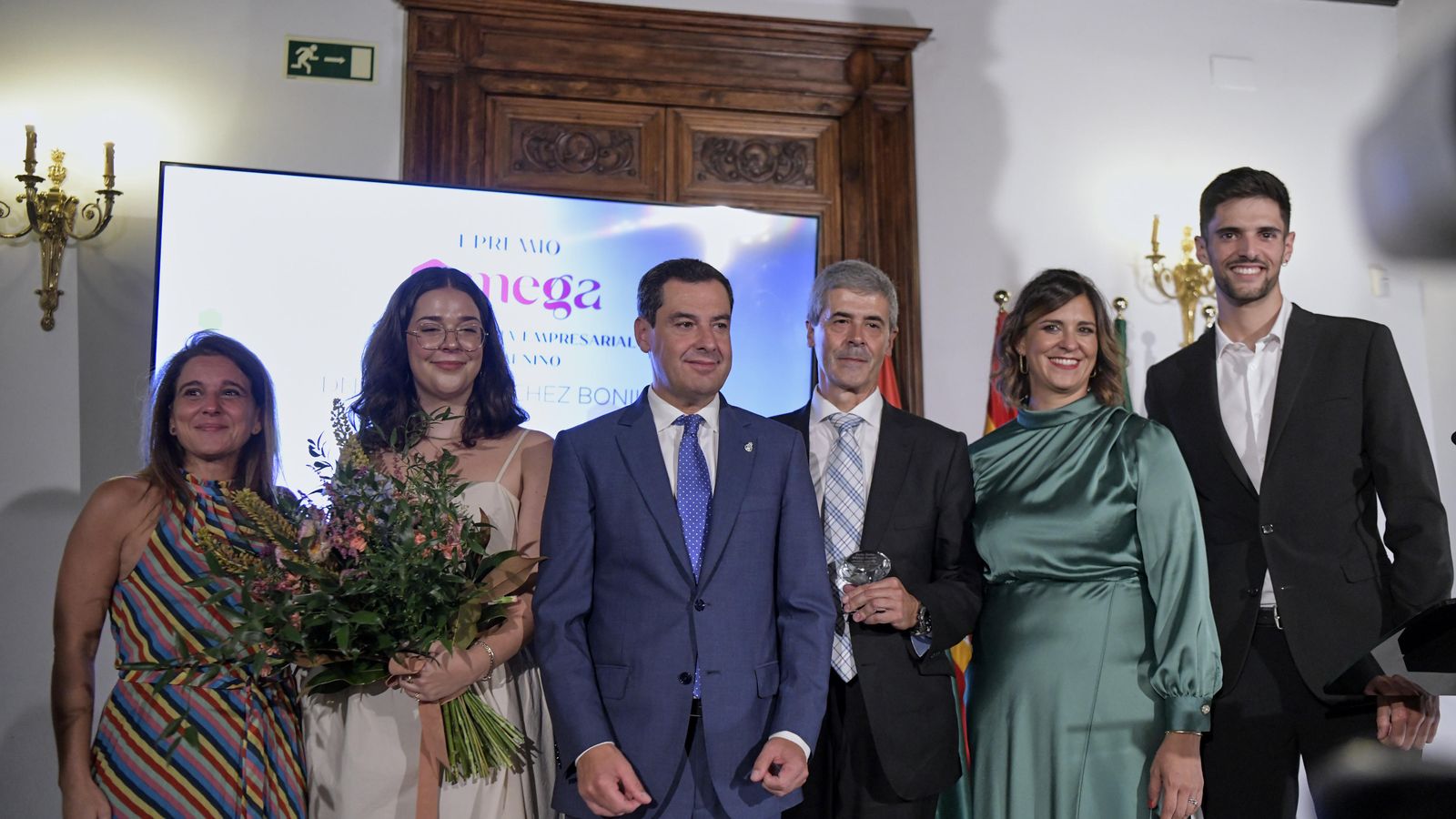 1- I Premio de la Asociacio--n de Mujeres Empresaria-3758