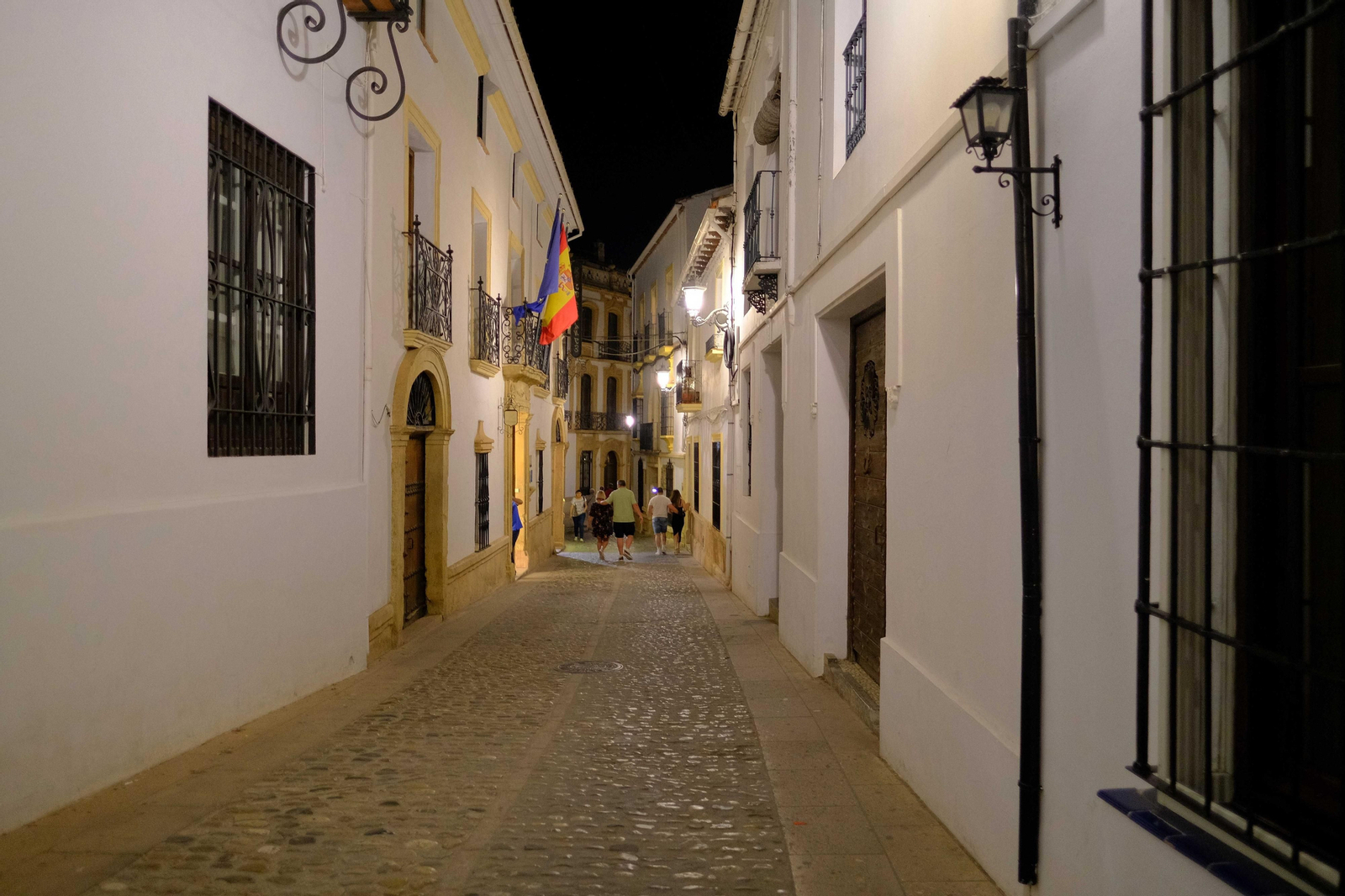 Ronda nocturna, en imágenes