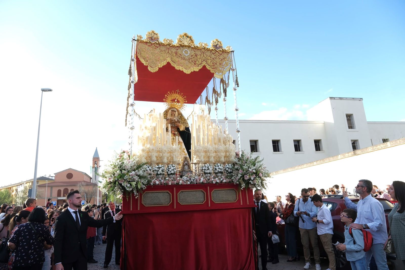 Sábado de Pasión en Córdoba: la procesión de la Prohermandad de la O, en imágenes