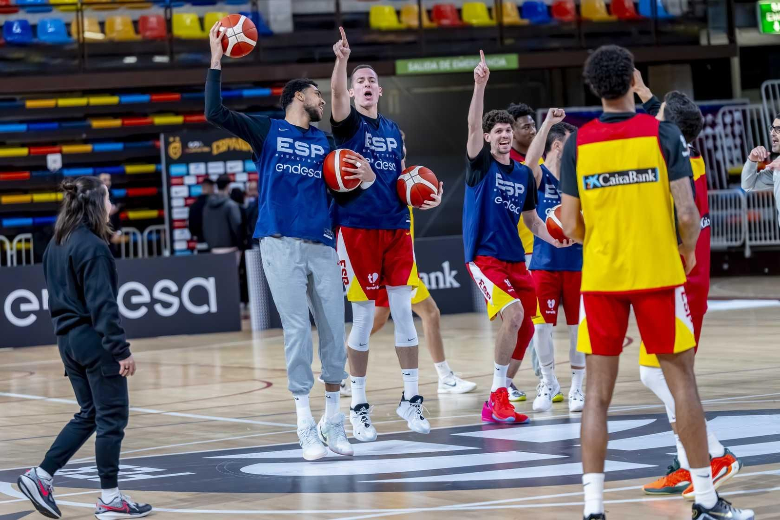 Alberto Díaz, Francis Alonso y Paco Aurioles, en la primera España de Chus Mateo