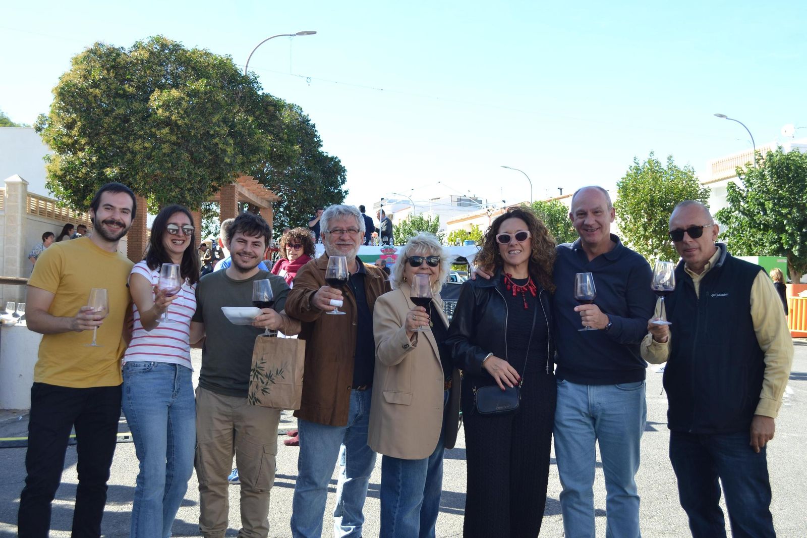 El Certamen Provincial de Vinos Artesanos de Abla ha reunido a decenas de aficionados a este bebida.
