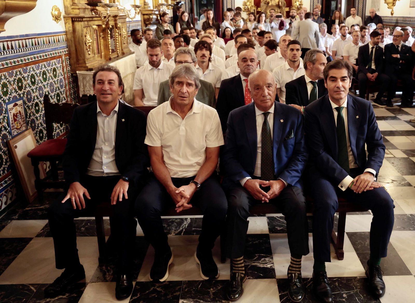 La visita del Betis a la Hermandad de El Museo, en imágenes