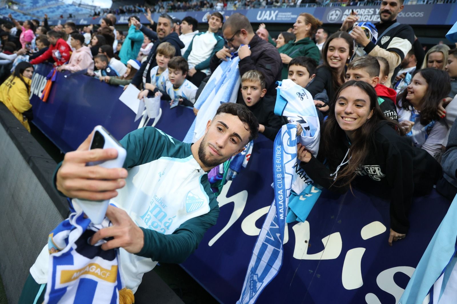 Búscate en las fotos del entrenamiento del Málaga CF en La Rosaleda