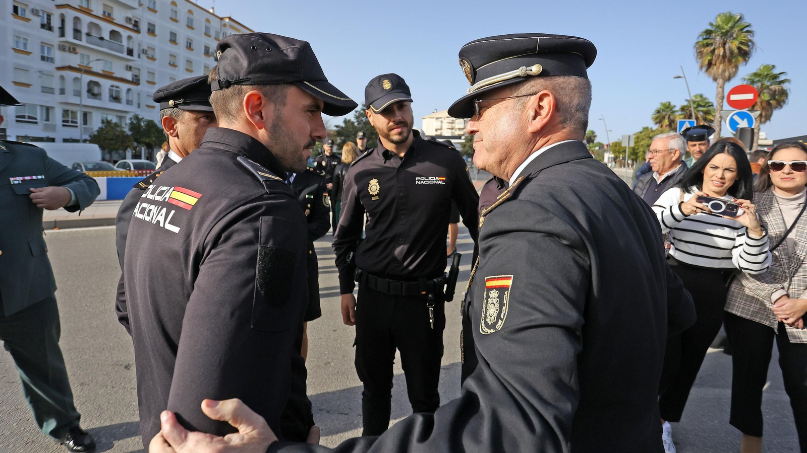 Imágenes de la inauguración de la rotonda de la Policía Nacional en Jerez