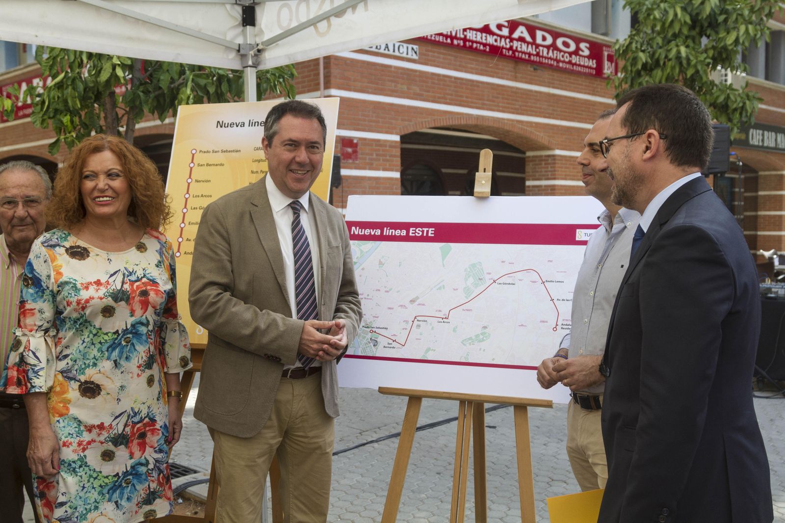 El alcalde presenta la nueva línea Este de Tussam.