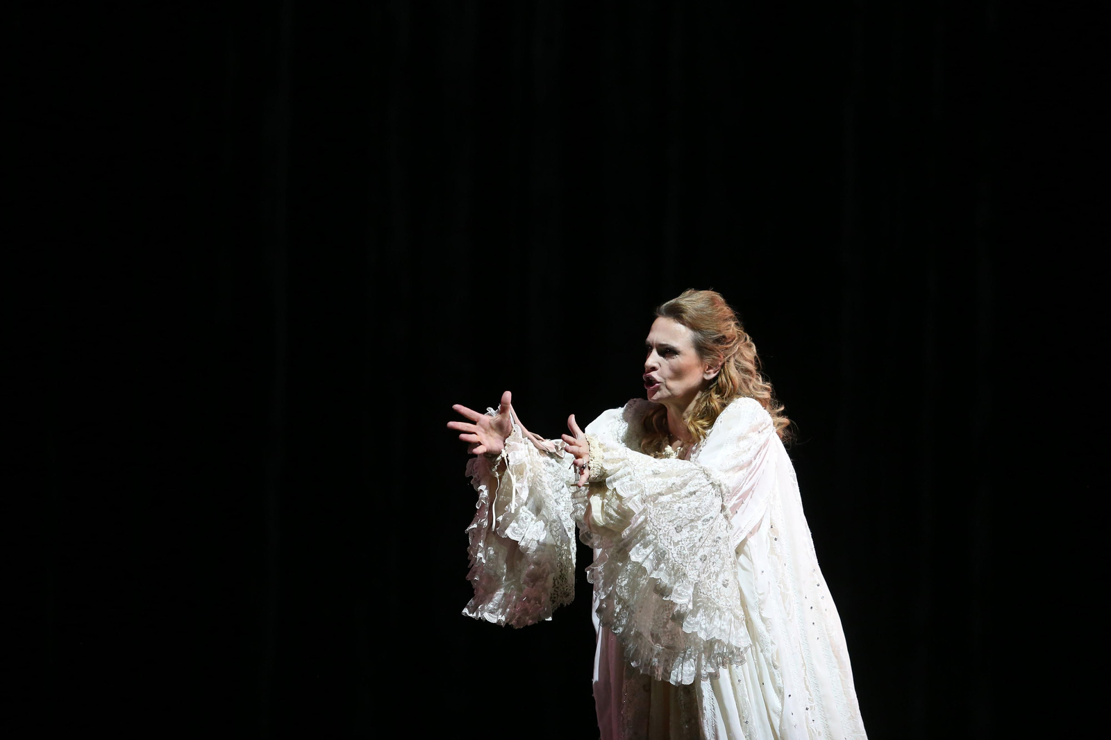 Las imágenes de 'Adriana Lecouvreur' en el Maestranza