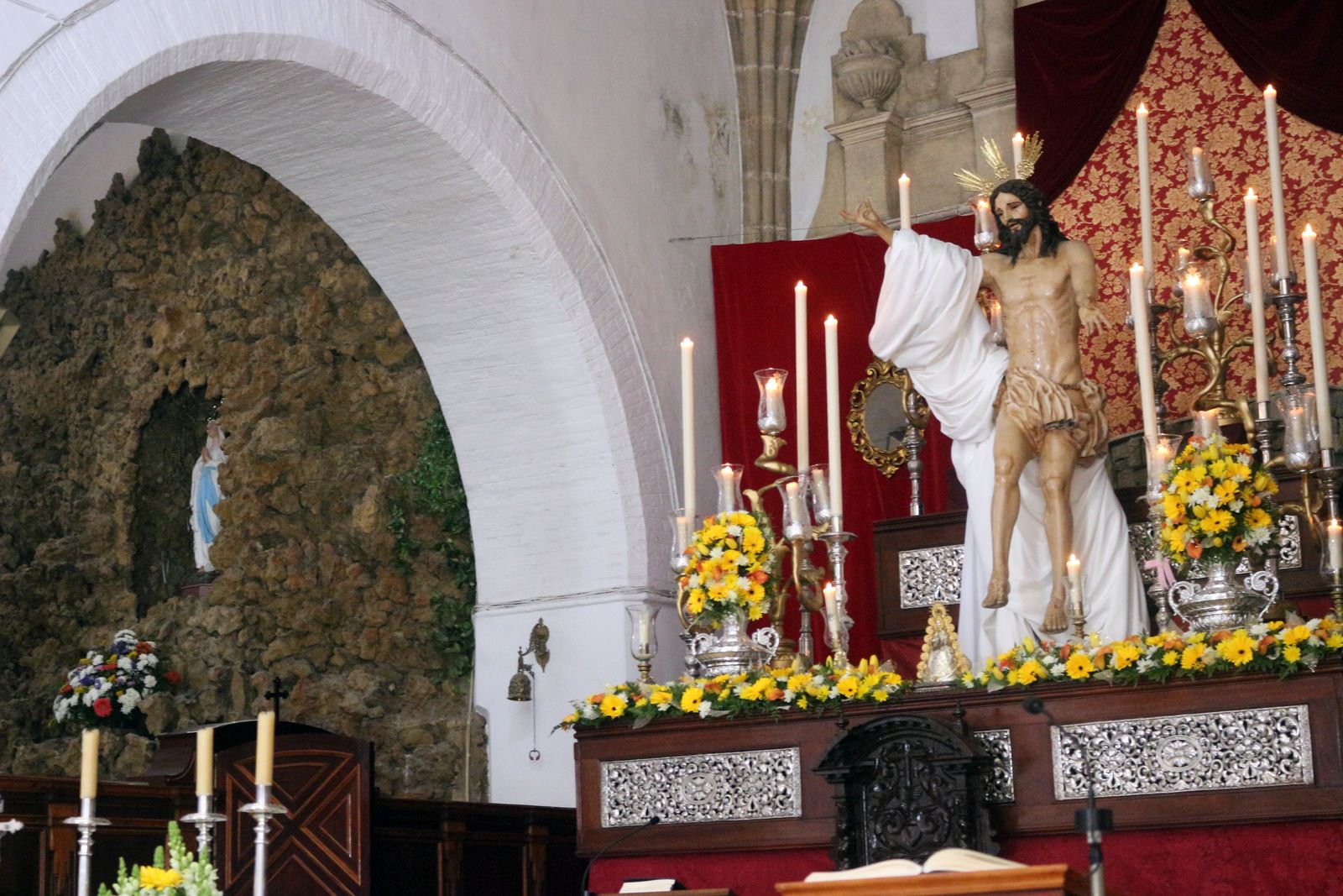 las imágenes del Domingo de Resurrección en Puerto Real