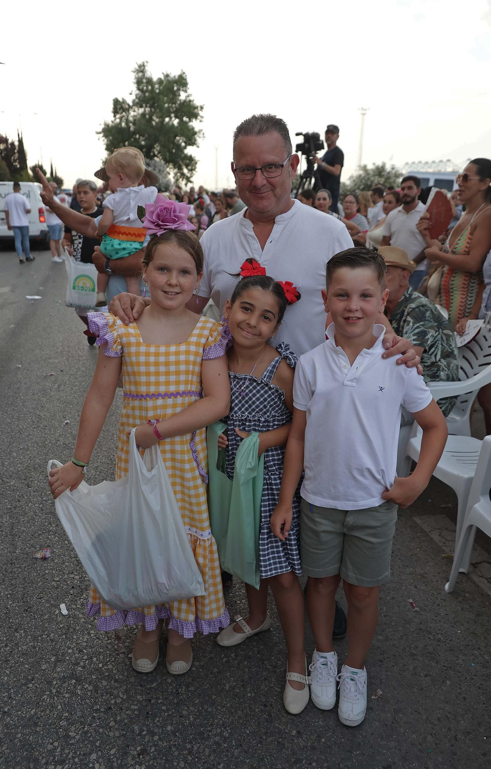 Búscate en las fotos de la cabalgata de la Feria Real de Algeciras 2025