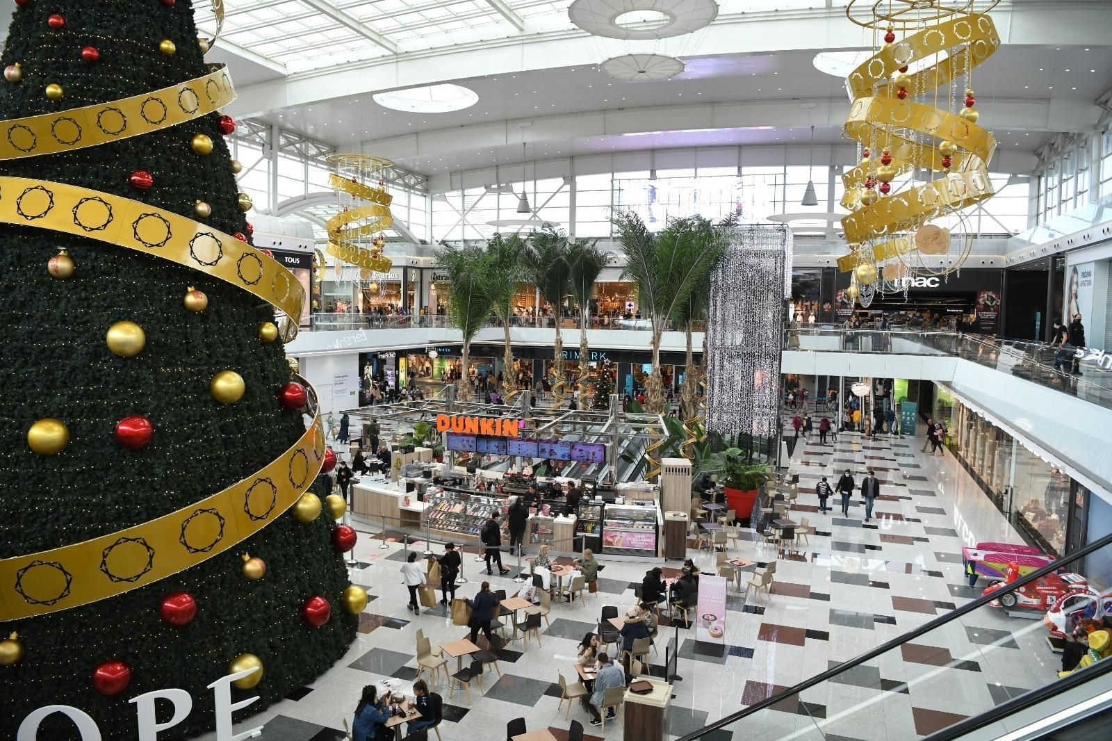 Así ha sido la primera mañana de los centros comerciales de Granada con la nueva movilidad