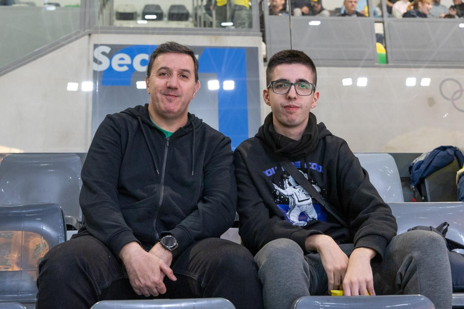 En imágenes: la afición y mejores jugadas del Jaén FS - Jimbee Cartagena