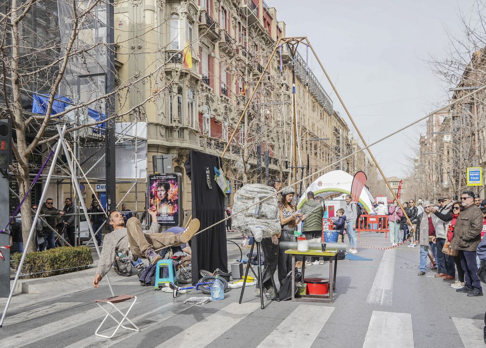 El Día Sin Coche llena de ciudadanos la Gran Vía de Granada