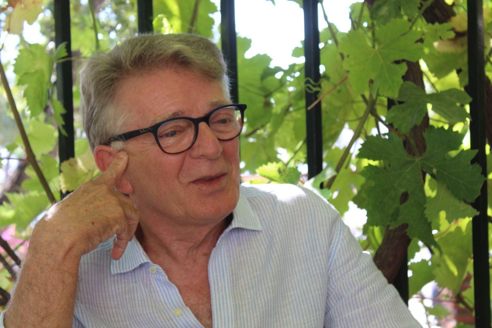 Francisco González Cabaña, durante una entrevista en Benalup en junio de 2019, a los pocos días de haber puesto punto y final a su carrera política.