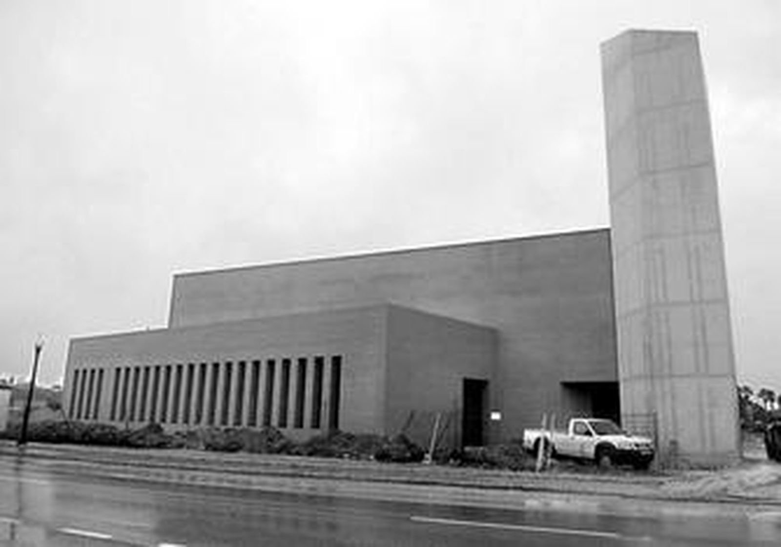 Vista de la nueva parroquia situada junto a la Residencia de Mayores del Novo Sancti Petri.