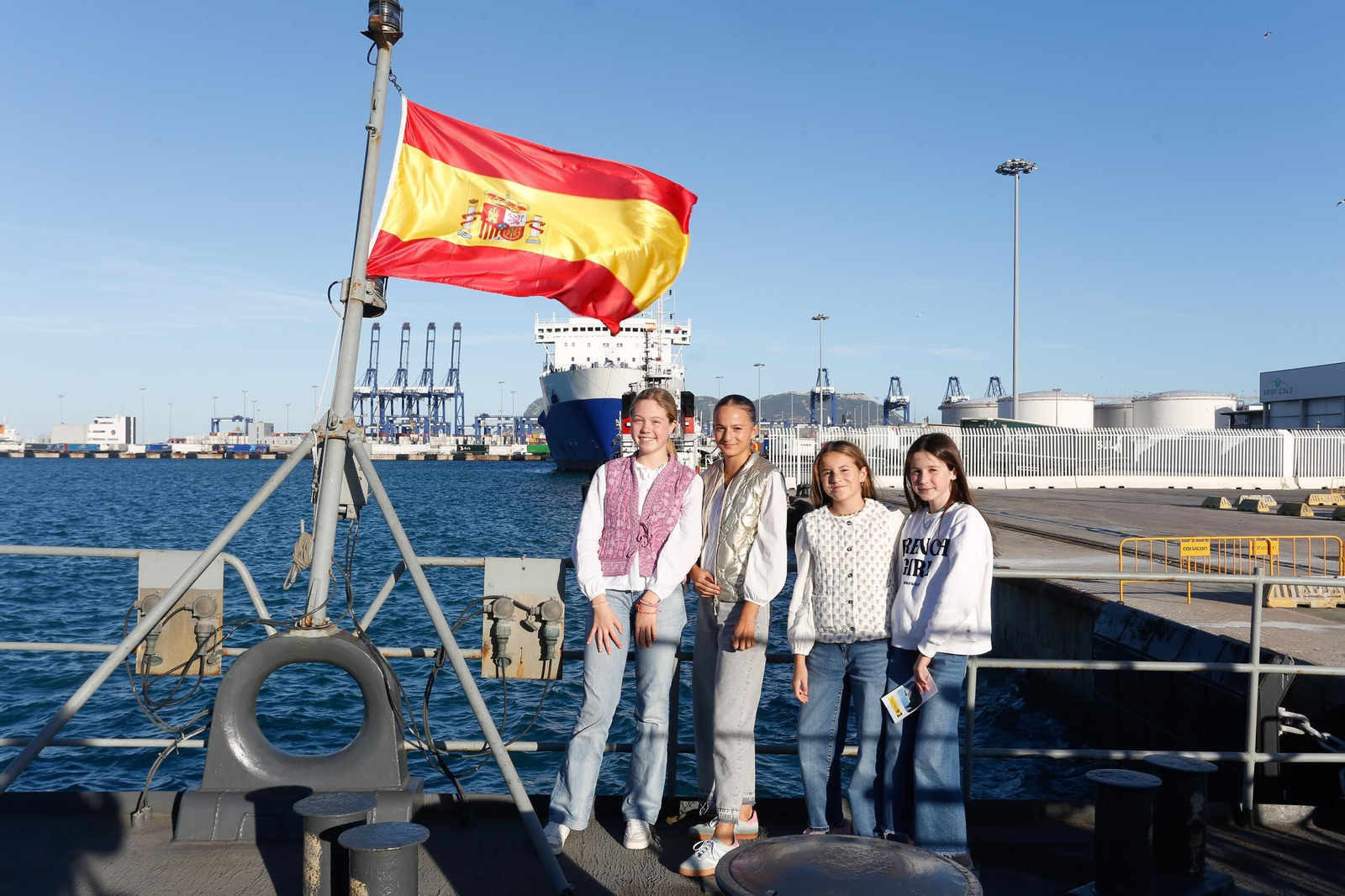 Fotos de la jornada de puertas abiertas del patrullero 'Vigía' en el Puerto de Algeciras