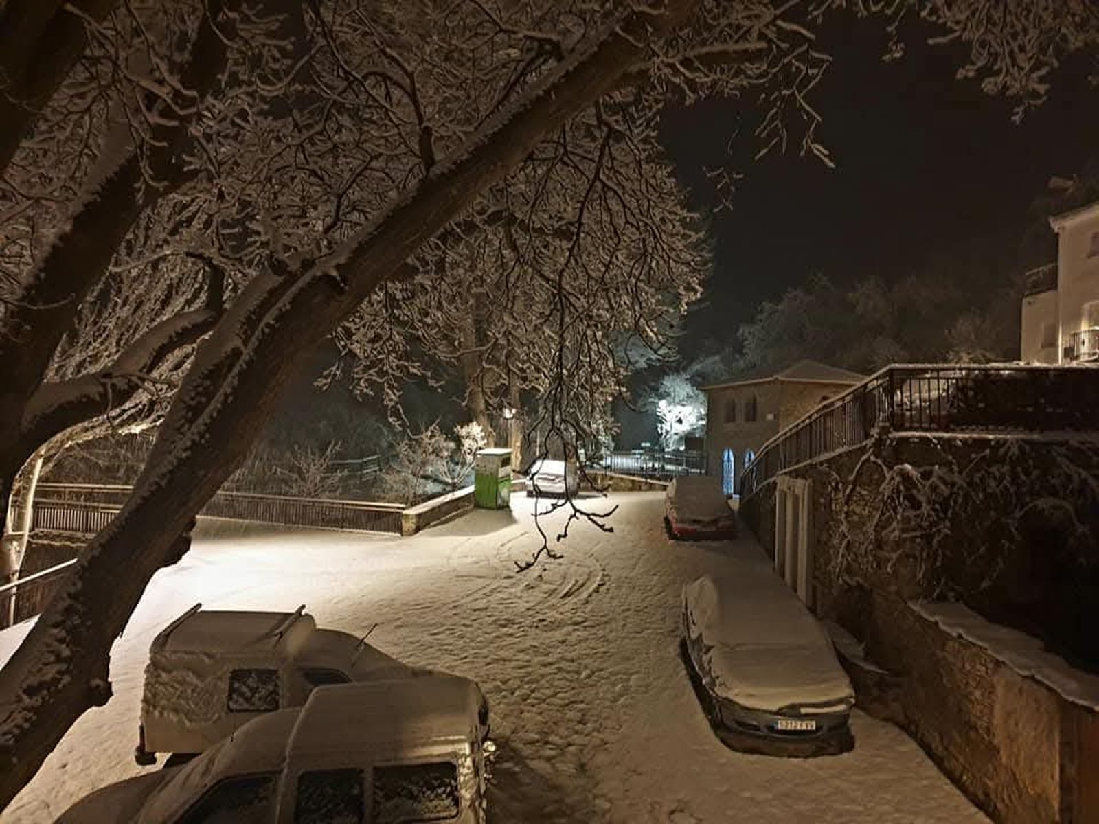Imagen de archivo de una  nevada en el casco iurbano de Bacares en el año 2021.