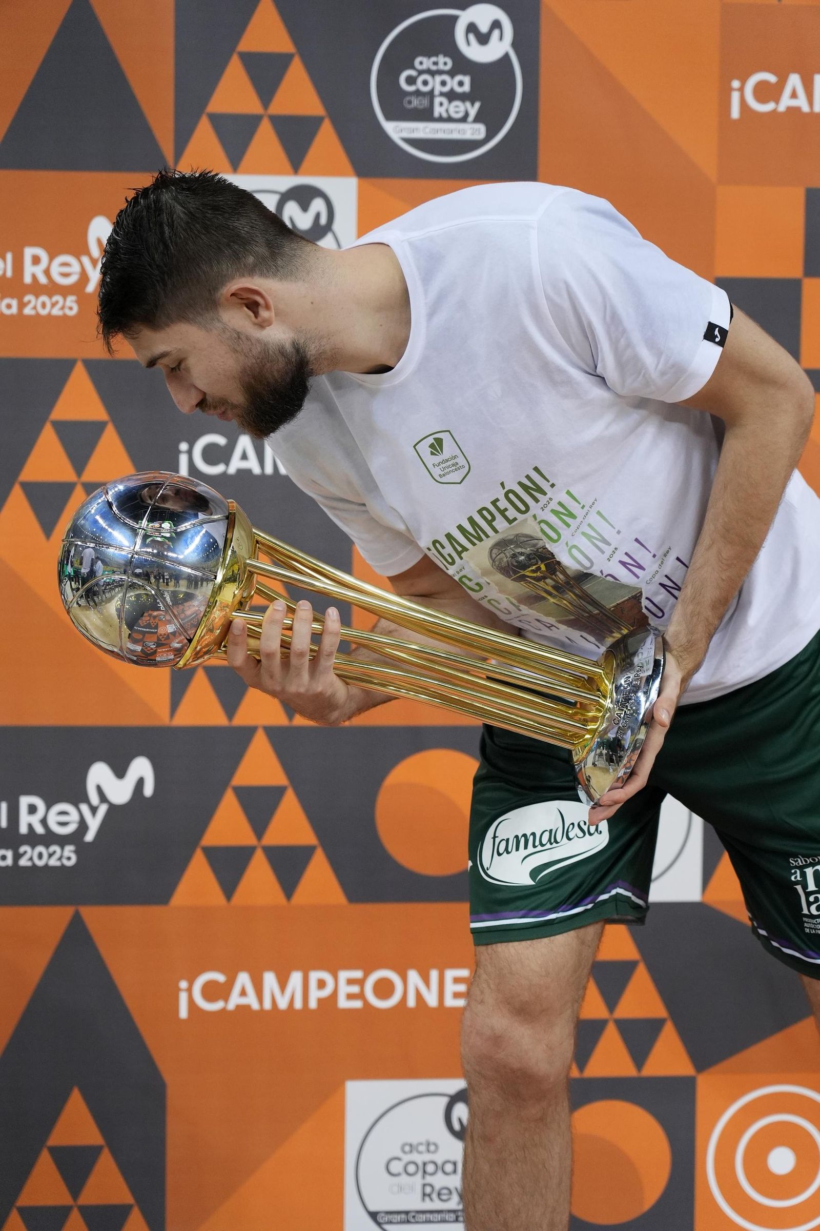 La sesión de fotos oficial del Unicaja campeón