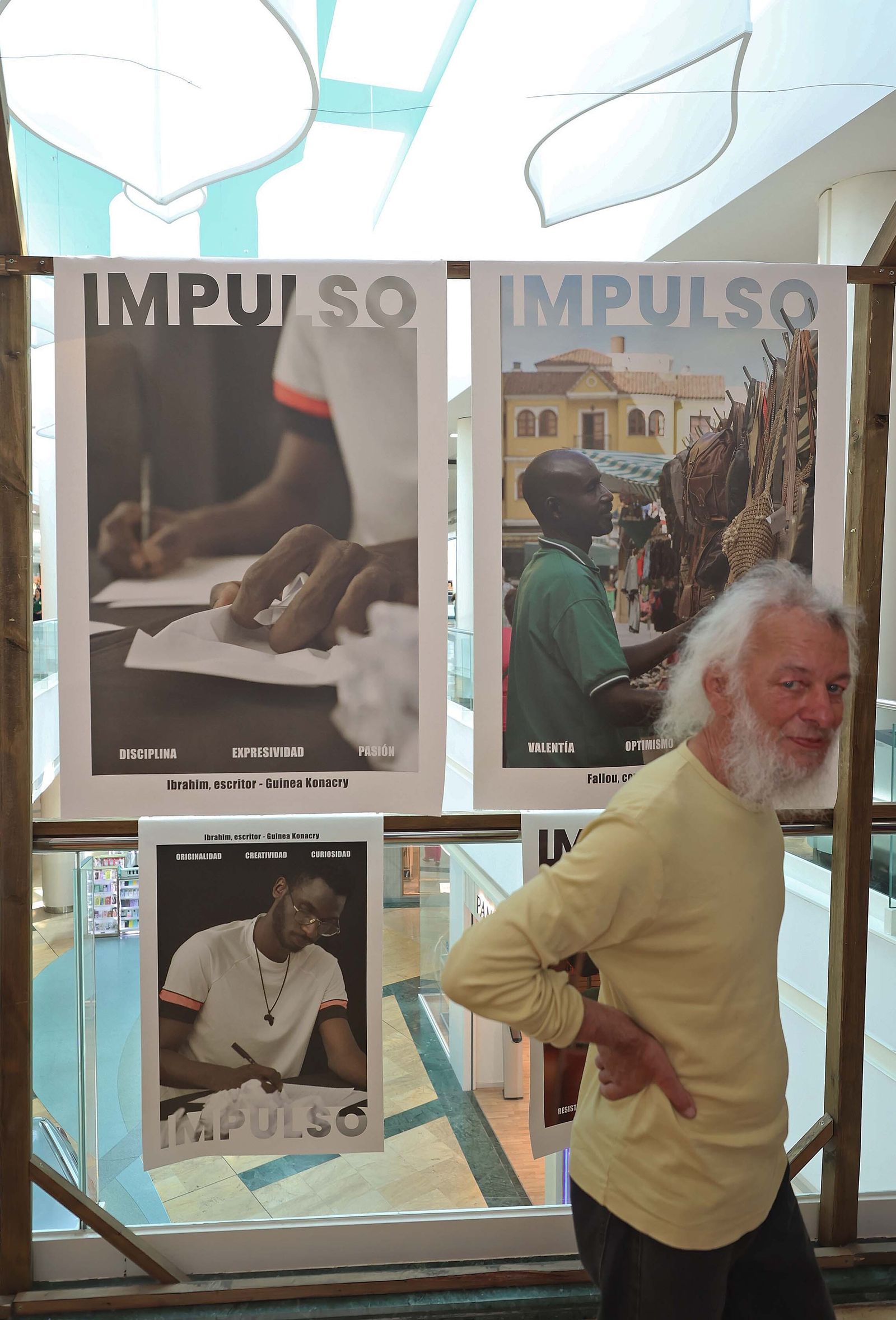 La inauguración de la exposición 'Impuso' de Ghali Naoufal, en imágenes