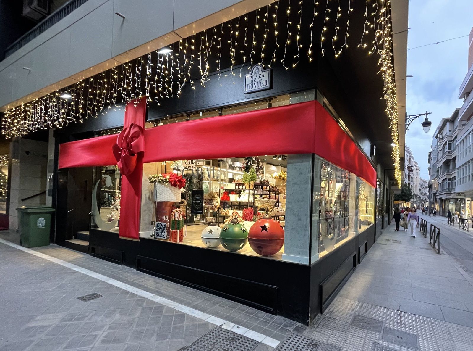 En esta tienda la decoración navideña es todo un espectáculo