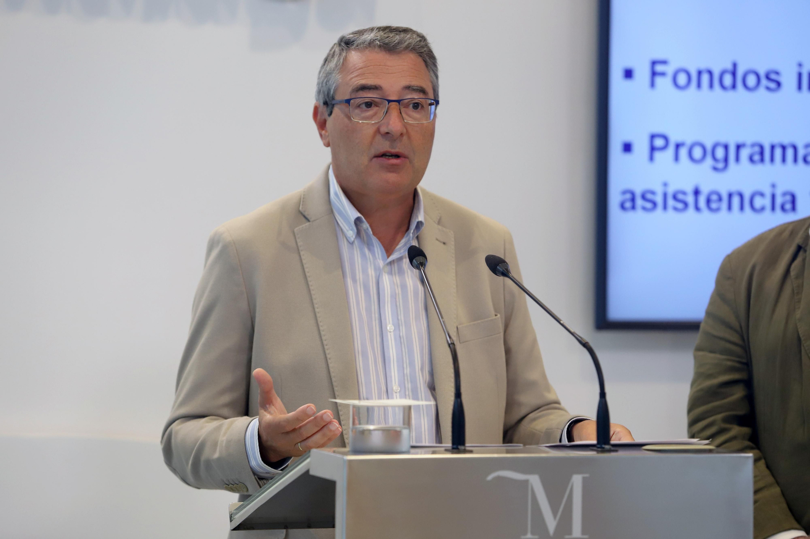 Francisco Salado, presidente de la Diputación de Málaga, en rueda de prensa.