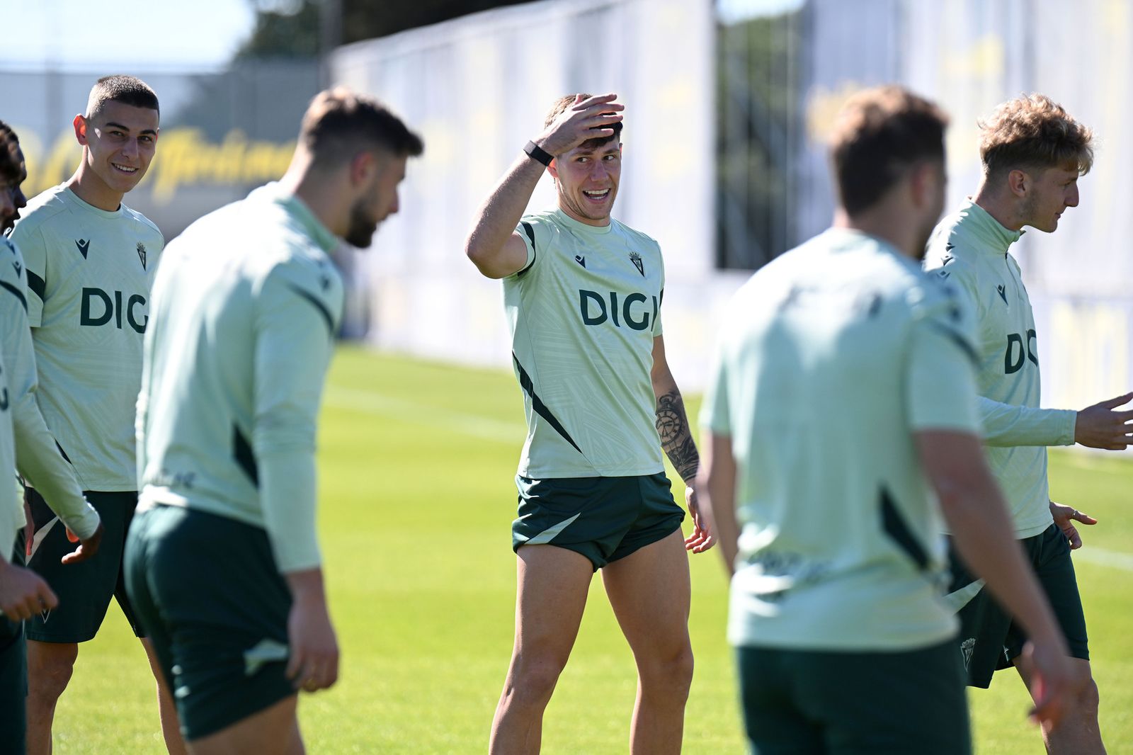 Un entrenamiento del Cádiz en El Rosal.