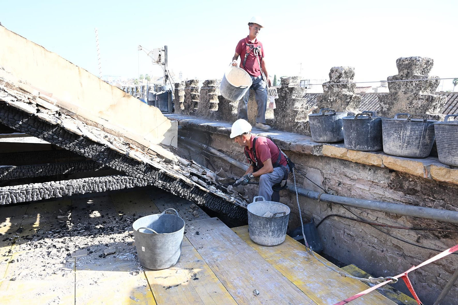 Así avanzan las obras en la Mezquita de Córdoba tras el incendio, en imágenes