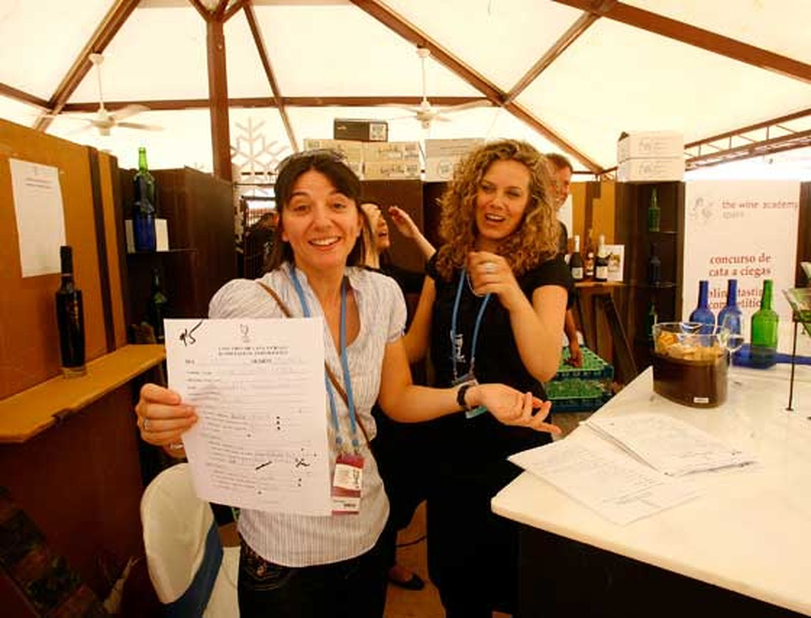 Juani Cifuentes, ganadora ayer por la mañana del concurso de cata a ciegas.

Foto: Pascual