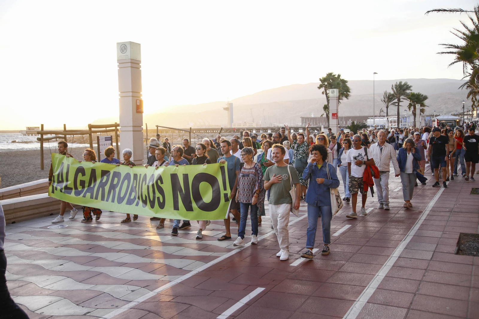 La manifestación "Genoveses sin hotel", en imágenes