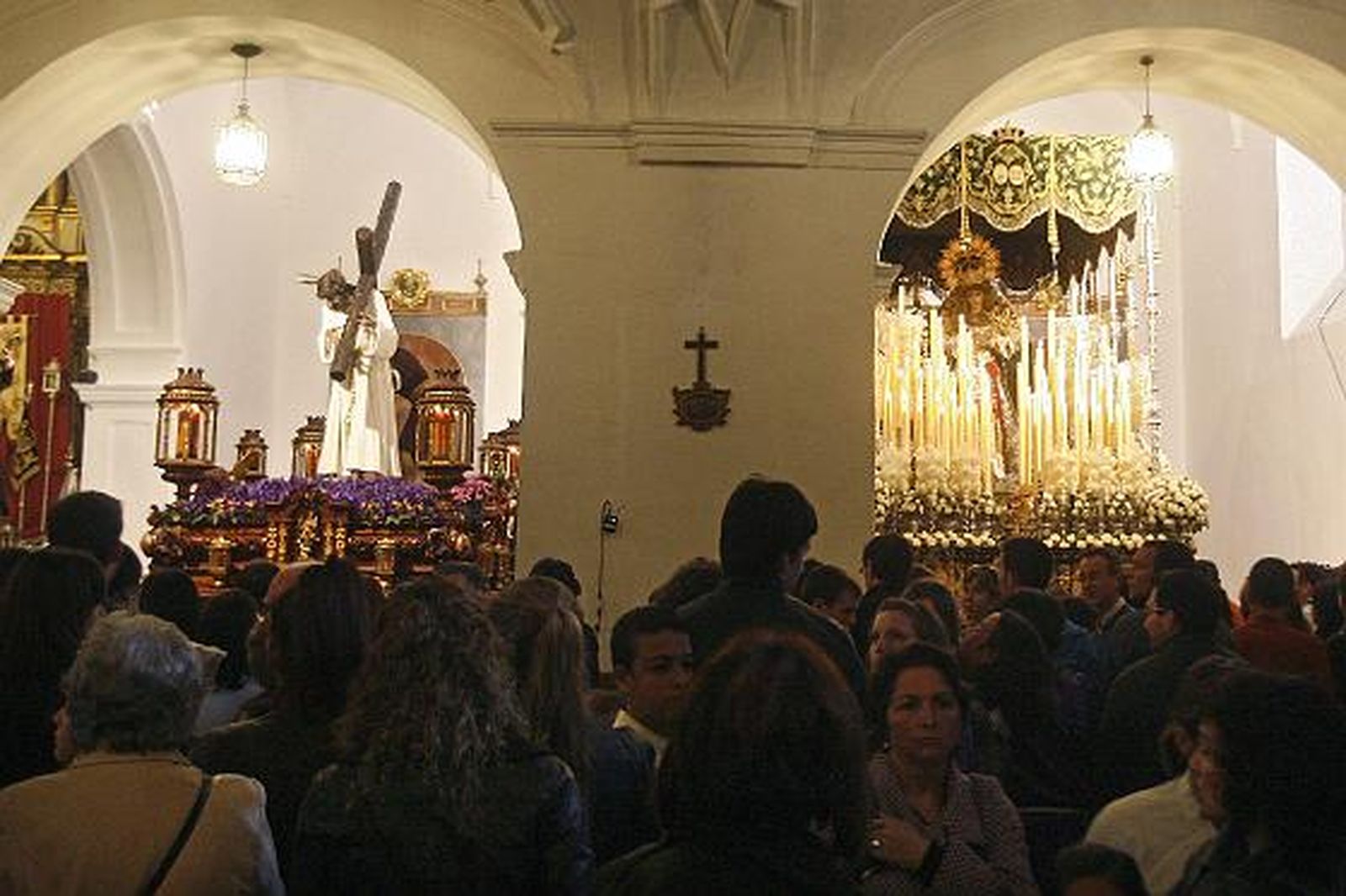 El Nazareno del Amor suspende su salida a causa de la lluvia. 

Foto: Joaquin Pino