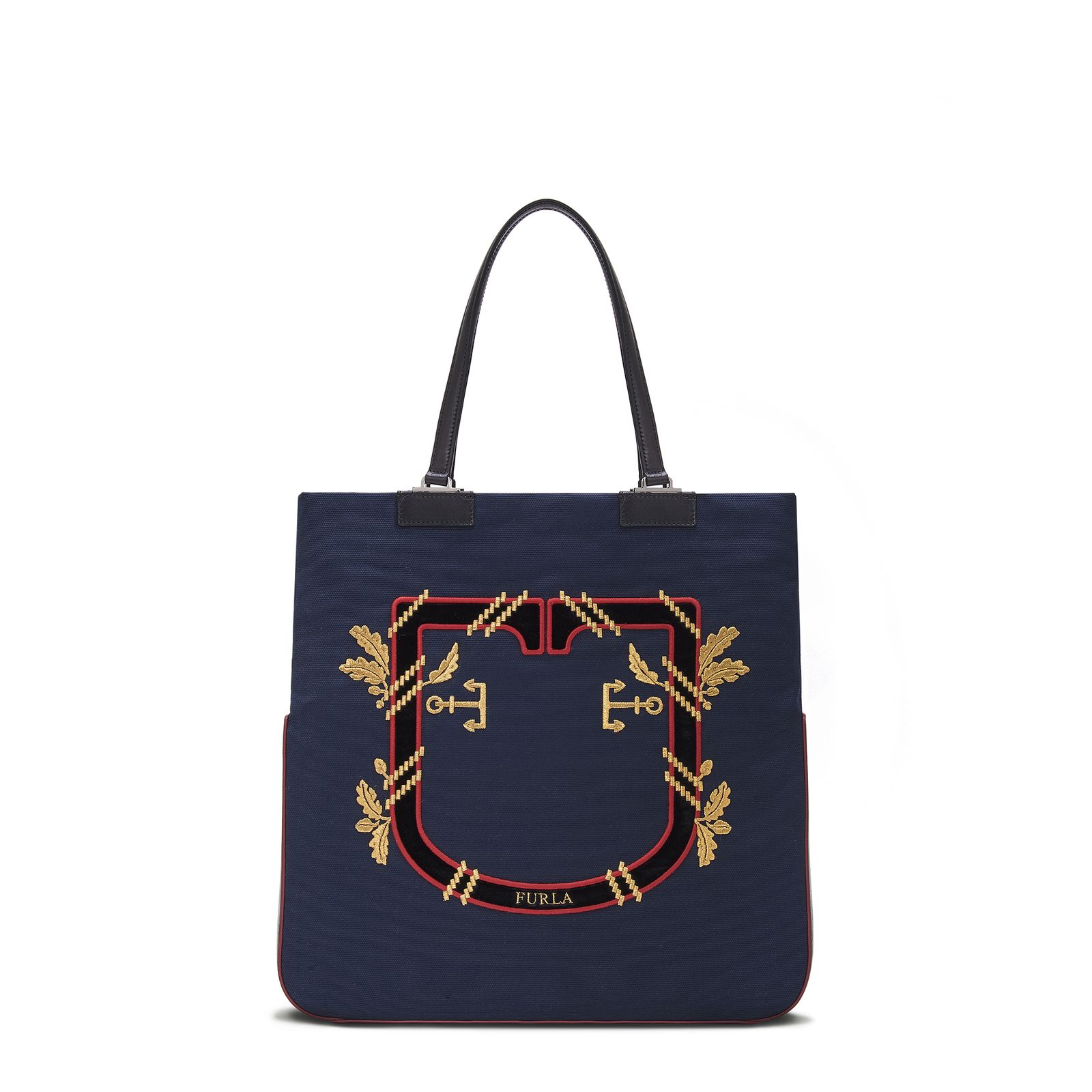 La logomanía impera en las nuevas colecciones, el escudo de Furla será protagonista en esta línea